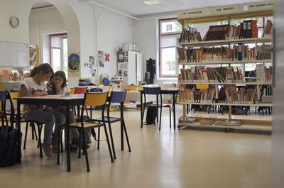 Collège St Marc élèves au CDI 1